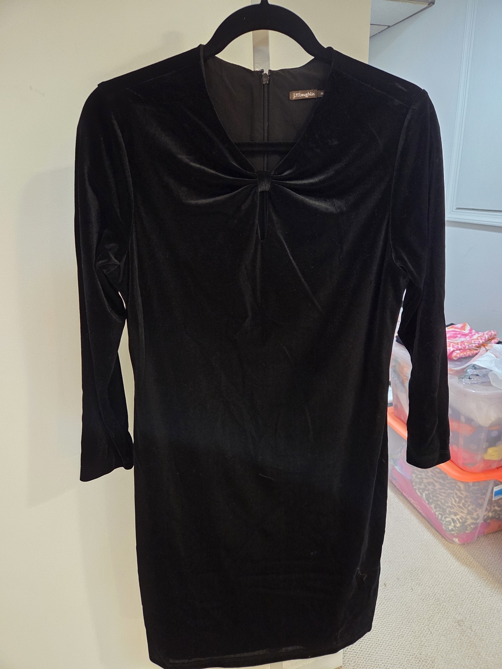 J. McLaughlin Black Velvet Twist-Detail Long Sleeve Dress